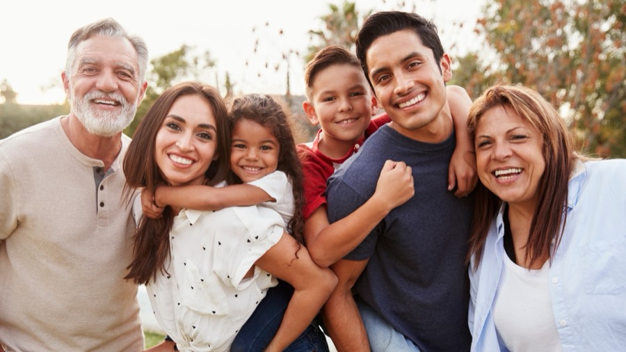 Familia en España tras su trámite de residencia